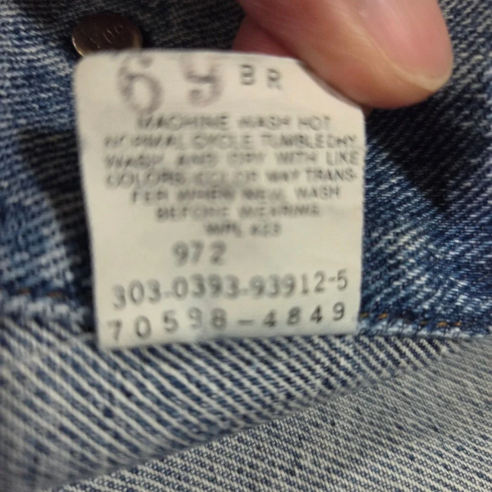Vintage Levis 70598 4849 Denim Trucker Jacket Light Wash Mens Medium Made in USA
